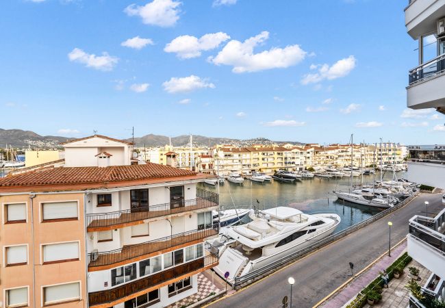 Estudio en Empuriabrava - WELCS APARTAMENTO 226 EMP frente al Canal Estudio en Empuriabrava - WELCS APARTAMENTO 226 EMP frente al Canal