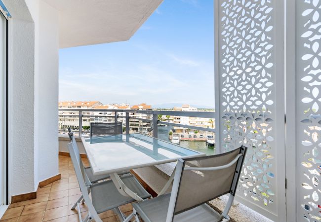 Apartamento en Empuriabrava - WELCS APARTAMENTO 214 EMP con vistas al Canal Apartamento en Empuriabrava - WELCS APARTAMENTO 214 EMP con vistas al Canal