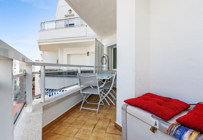 Apartamento en Empuriabrava - WELCS APARTAMENTO 214 EMP con vistas al Canal Apartamento en Empuriabrava - WELCS APARTAMENTO 214 EMP con vistas al Canal