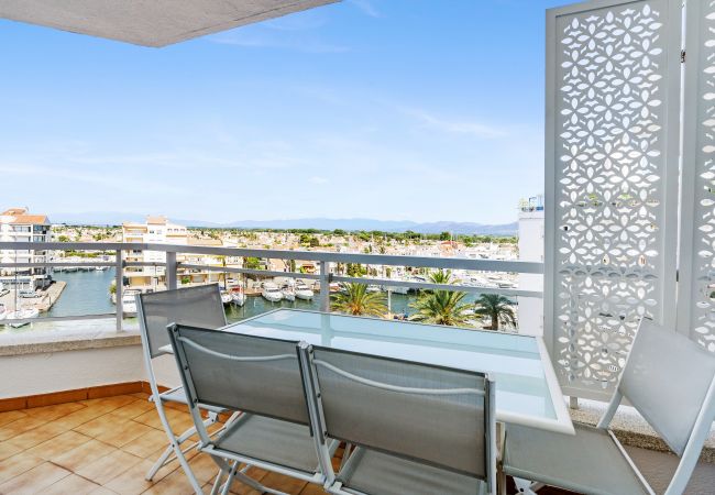 Apartamento en Empuriabrava - WELCS APARTAMENTO 214 EMP con vistas al Canal Apartamento en Empuriabrava - WELCS APARTAMENTO 214 EMP con vistas al Canal