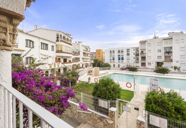 Apartamento en Empuriabrava - WELCS APARTAMENTO 102 EMP con Piscina Apartamento en Empuriabrava - WELCS APARTAMENTO 102 EMP con Piscina