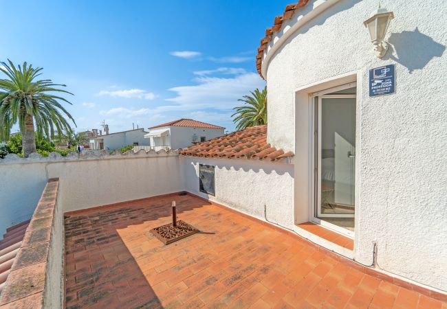Villa en Empuriabrava - WELCS CASA 168 EMP con piscina privada Villa en Empuriabrava - WELCS CASA 168 EMP con piscina privada