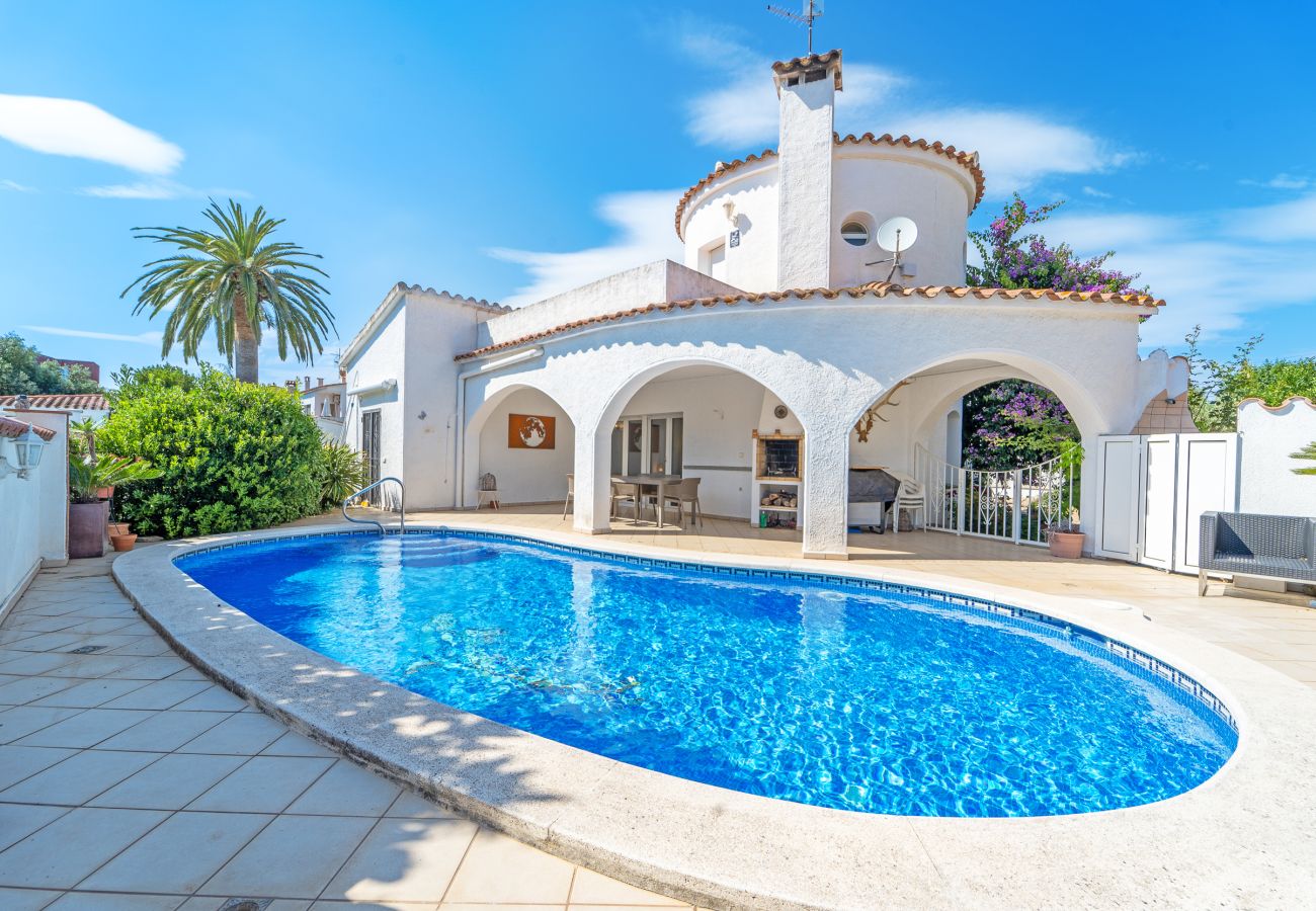 Villa en Empuriabrava - WELCS CASA 168 EMP con piscina privada Villa en Empuriabrava - WELCS CASA 168 EMP con piscina privada