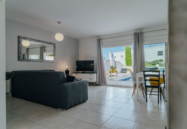 Villa en Empuriabrava - WELCS CASA 185 EMP con piscina privada Villa en Empuriabrava - WELCS CASA 185 EMP con piscina privada