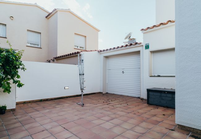 Villa en Empuriabrava - WELCS CASA 185 EMP con piscina privada Villa en Empuriabrava - WELCS CASA 185 EMP con piscina privada