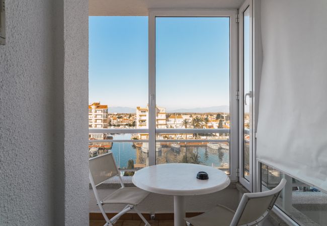Apartamento en Empuriabrava - WELCS APARTAMENTO 202 EMP CON VISTAS AL CANAL Apartamento en Empuriabrava - WELCS APARTAMENTO 202 EMP CON VISTAS AL CANAL