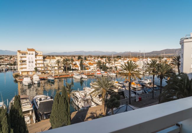 Apartamento en Empuriabrava - WELCS APARTAMENTO 202 EMP CON VISTAS AL CANAL Apartamento en Empuriabrava - WELCS APARTAMENTO 202 EMP CON VISTAS AL CANAL