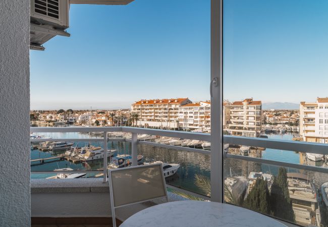 Apartamento en Empuriabrava - WELCS APARTAMENTO 202 EMP CON VISTAS AL CANAL Apartamento en Empuriabrava - WELCS APARTAMENTO 202 EMP CON VISTAS AL CANAL