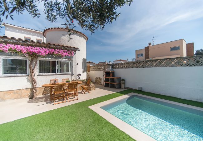Villa en Empuriabrava - WELCS CASA 203 EMP con piscina privada Villa en Empuriabrava - WELCS CASA 203 EMP con piscina privada