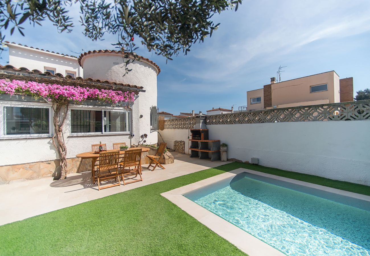 Villa en Empuriabrava - WELCS CASA 203 EMP con piscina privada Villa en Empuriabrava - WELCS CASA 203 EMP con piscina privada