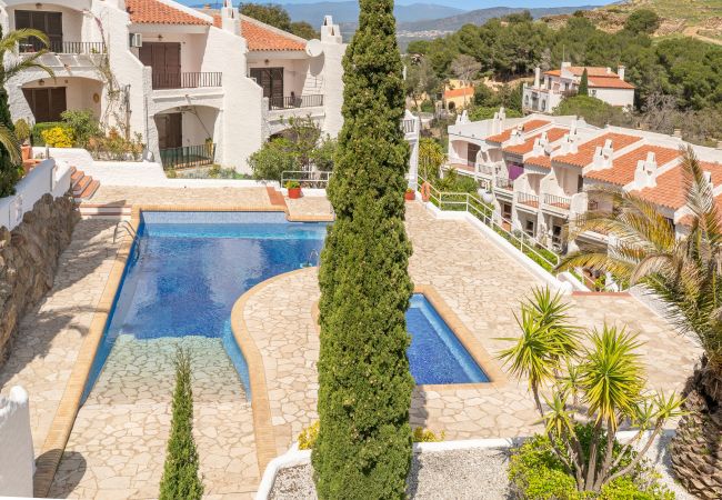 Casa adossada en Rosas / Roses - WELCS CASA ADOSADA 215 EMP con piscina comunitaria Casa adossada en Rosas / Roses - WELCS CASA ADOSADA 215 EMP con piscina comunitaria