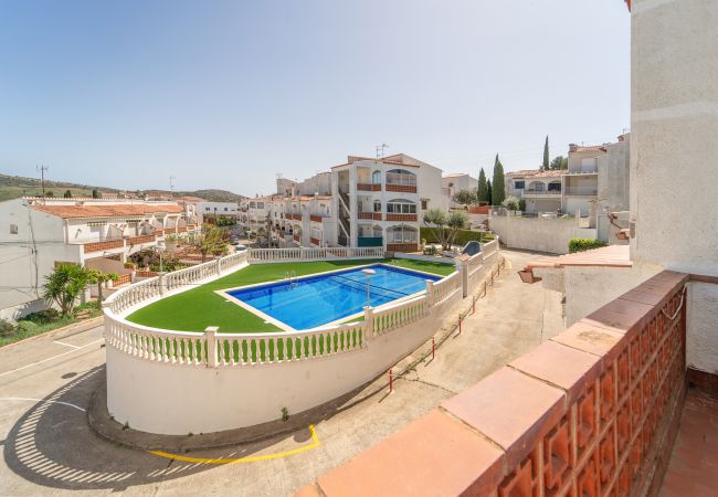 Casa adossada en Rosas / Roses - WELCS CASA ADOSADA 144 EMP con piscina comunitaria Casa adossada en Rosas / Roses - WELCS CASA ADOSADA 144 EMP con piscina comunitaria