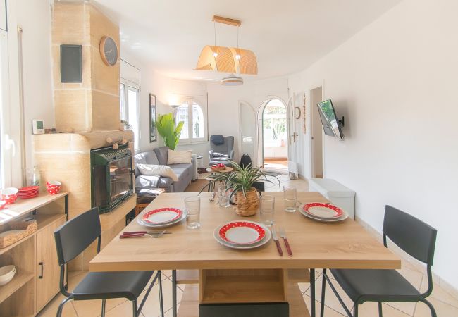 Vil.la en Empuriabrava - WELCS CASA 203 EMP con piscina privada Vil.la en Empuriabrava - WELCS CASA 203 EMP con piscina privada