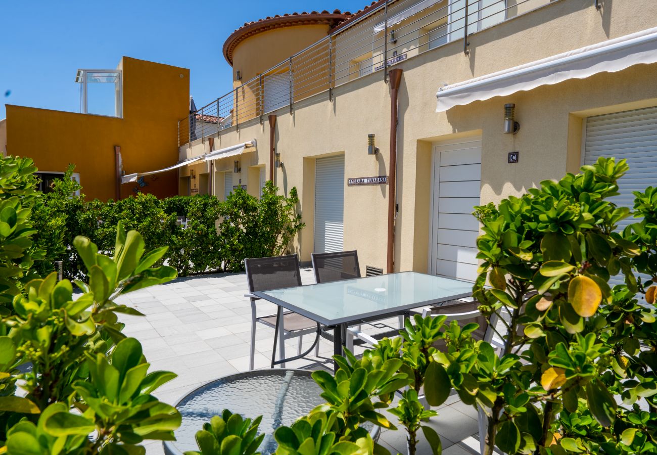 Apartment in Empuriabrava - La Vida Sin Limites C EMP Apartment in Empuriabrava - La Vida Sin Limites C EMP