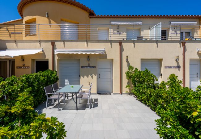Apartment in Empuriabrava - La Vida Sin Limites "F"  EMP Apartment in Empuriabrava - La Vida Sin Limites "F"  EMP
