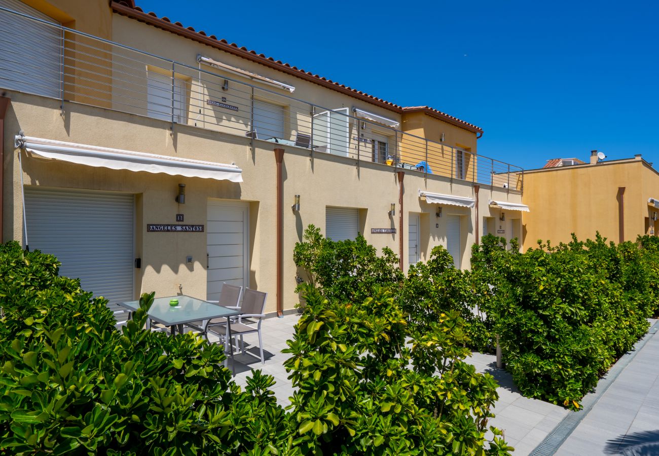 Apartment in Empuriabrava - La Vida Sin Limites "F"  EMP Apartment in Empuriabrava - La Vida Sin Limites "F"  EMP