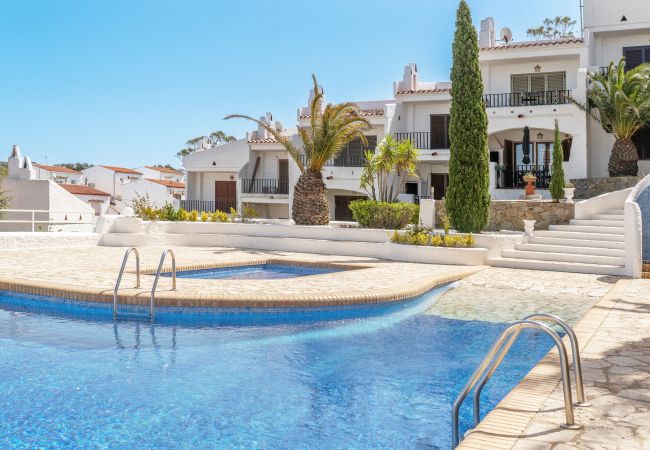 Terraced House in Rosas / Roses - WELCS CASA ADOSADA 215 EMP con piscina comunitaria Terraced House in Rosas / Roses - WELCS CASA ADOSADA 215 EMP con piscina comunitaria