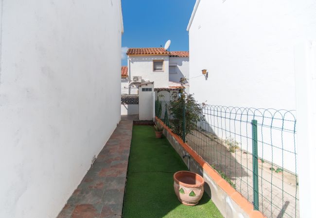 Terraced House in Rosas / Roses - WELCS Casa adosada 235 EMP con terraza Terraced House in Rosas / Roses - WELCS Casa adosada 235 EMP con terraza