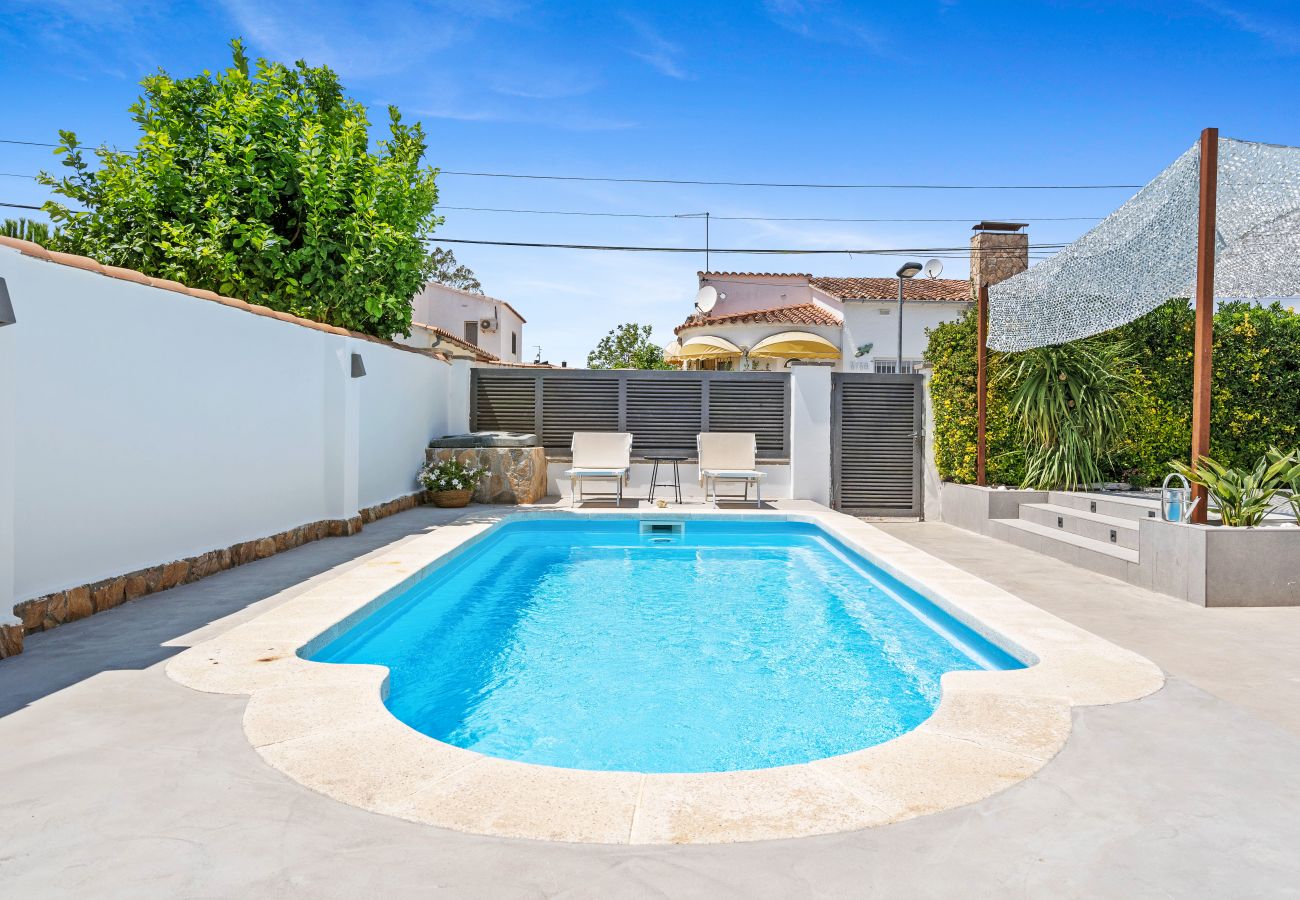 Appartement à Empuriabrava - WELCS APARTAMENTO 091 EMP con piscina