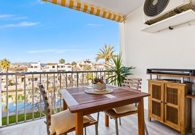 Appartement in Empuriabrava - WELCS APARTAMENTO 219 EMP Frente al Canal Appartement in Empuriabrava - WELCS APARTAMENTO 219 EMP Frente al Canal
