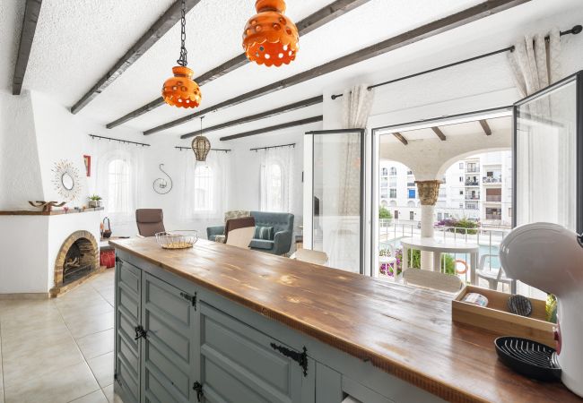 Appartement in Empuriabrava - WELCS APARTAMENTO 102 EMP con Piscina Appartement in Empuriabrava - WELCS APARTAMENTO 102 EMP con Piscina