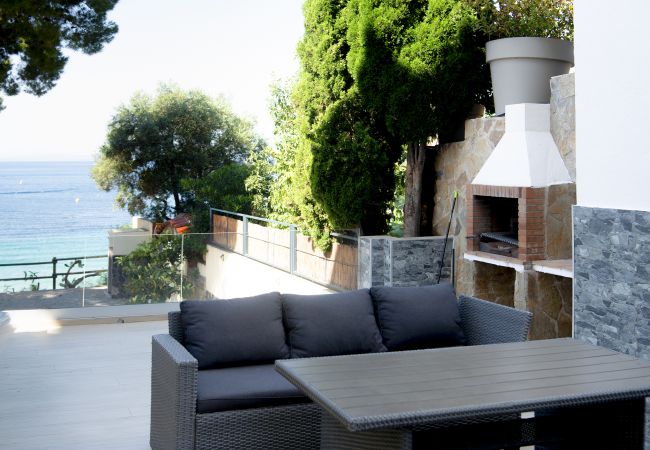 Appartement in Rosas / Roses - WELCS APTO A12 MADRAGUE primera linea de mar