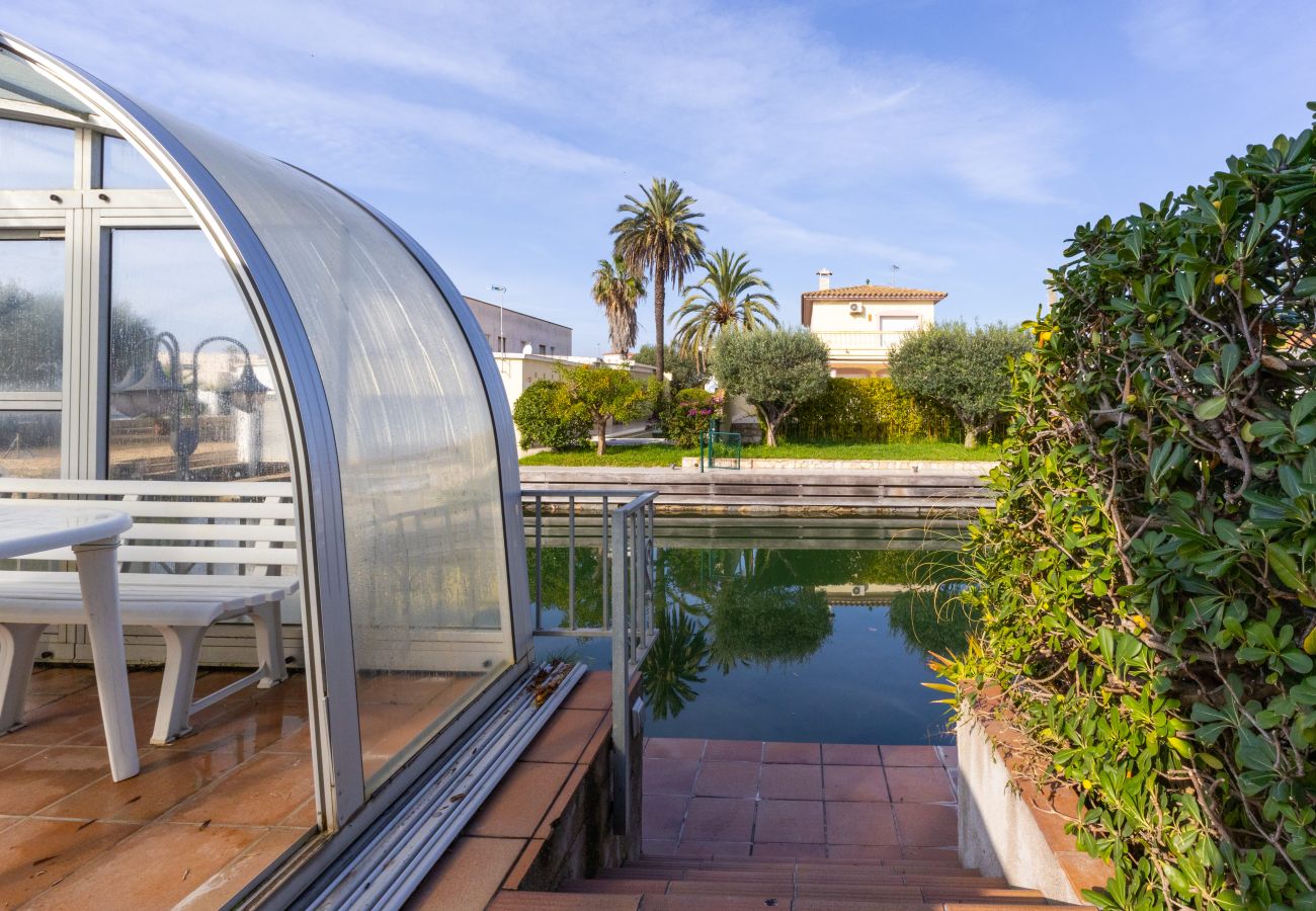 Apartamento em Empuriabrava - WELCS APARTAMENTO 298 EMP con piscina