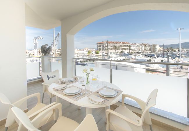 Apartamento em Empuriabrava - WELCS APARTAMENTO 339 EMP con terraza y vista al c