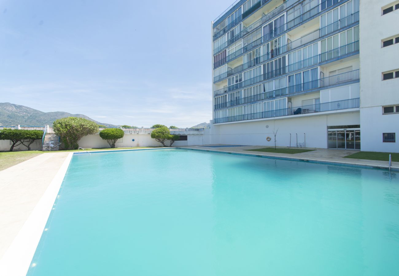 Apartamento em Rosas / Roses - WELCS APARTAMENTO 375 EMP con piscina y parking