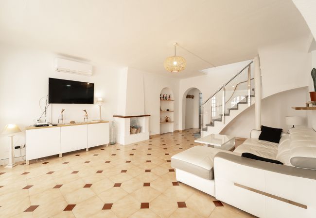 Вилла на Эмпуриабра / Empuriabrava - WELCS CASA 122 EMP con piscina y cerca del canal Вилла на Эмпуриабра / Empuriabrava - WELCS CASA 122 EMP con piscina y cerca del canal