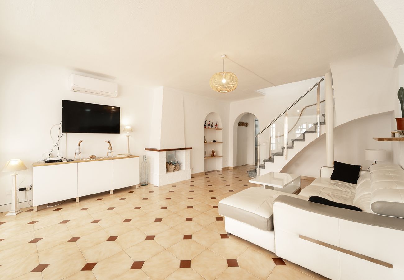 Вилла на Эмпуриабра / Empuriabrava - WELCS CASA 122 EMP con piscina y cerca del canal Вилла на Эмпуриабра / Empuriabrava - WELCS CASA 122 EMP con piscina y cerca del canal