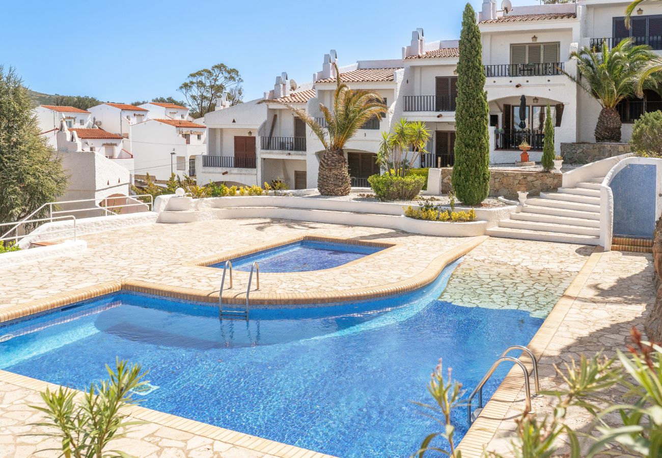 Таунхаус на Росас / Rosas - WELCS CASA ADOSADA 215 EMP con piscina comunitaria