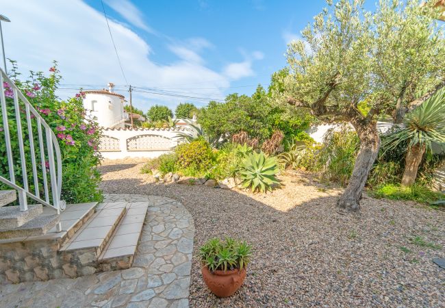 Вилла на Эмпуриабра / Empuriabrava - WELCS CASA 168 EMP con piscina privada Вилла на Эмпуриабра / Empuriabrava - WELCS CASA 168 EMP con piscina privada