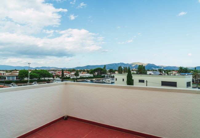 Вилла на Эмпуриабра / Empuriabrava - WELCS CASA 185 EMP con piscina privada Вилла на Эмпуриабра / Empuriabrava - WELCS CASA 185 EMP con piscina privada