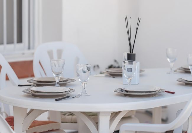 Апартаменты на Эмпуриабра / Empuriabrava - WELCS APARTAMENTO 234 EMP con una gran terraza Апартаменты на Эмпуриабра / Empuriabrava - WELCS APARTAMENTO 234 EMP con una gran terraza
