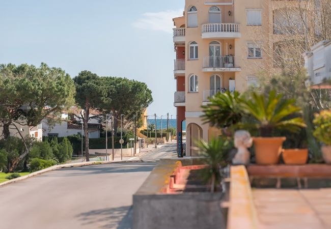 Апартаменты на Эмпуриабра / Empuriabrava - WELCS APARTAMENTO 234 EMP con una gran terraza Апартаменты на Эмпуриабра / Empuriabrava - WELCS APARTAMENTO 234 EMP con una gran terraza