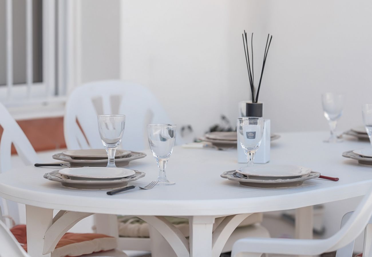 Апартаменты на Эмпуриабра / Empuriabrava - WELCS APARTAMENTO 234 EMP con una gran terraza Апартаменты на Эмпуриабра / Empuriabrava - WELCS APARTAMENTO 234 EMP con una gran terraza