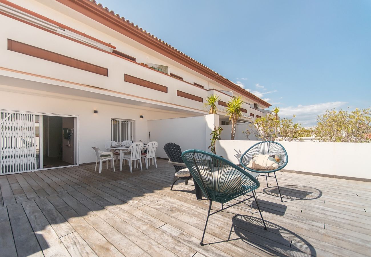 Апартаменты на Эмпуриабра / Empuriabrava - WELCS APARTAMENTO 234 EMP con una gran terraza Апартаменты на Эмпуриабра / Empuriabrava - WELCS APARTAMENTO 234 EMP con una gran terraza