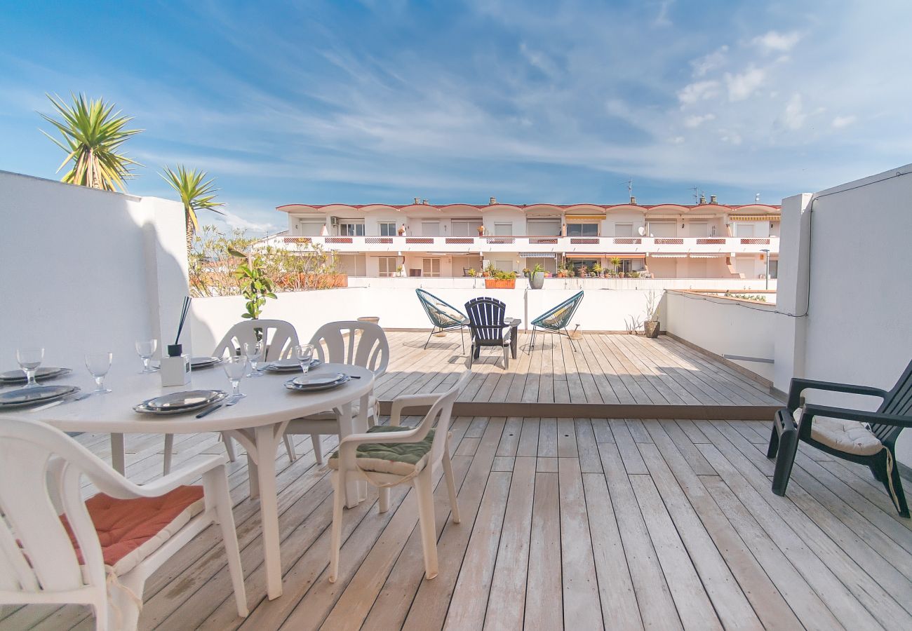 Апартаменты на Эмпуриабра / Empuriabrava - WELCS APARTAMENTO 234 EMP con una gran terraza Апартаменты на Эмпуриабра / Empuriabrava - WELCS APARTAMENTO 234 EMP con una gran terraza