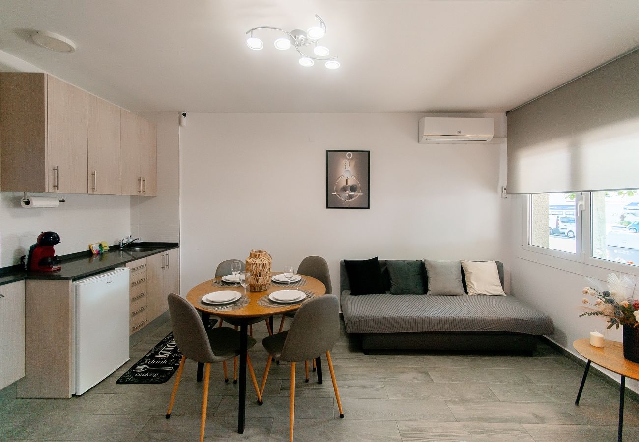 Квартира-студия на Эмпуриабра / Empuriabrava - WELCS ESTUDIO 262 EMP en el centro